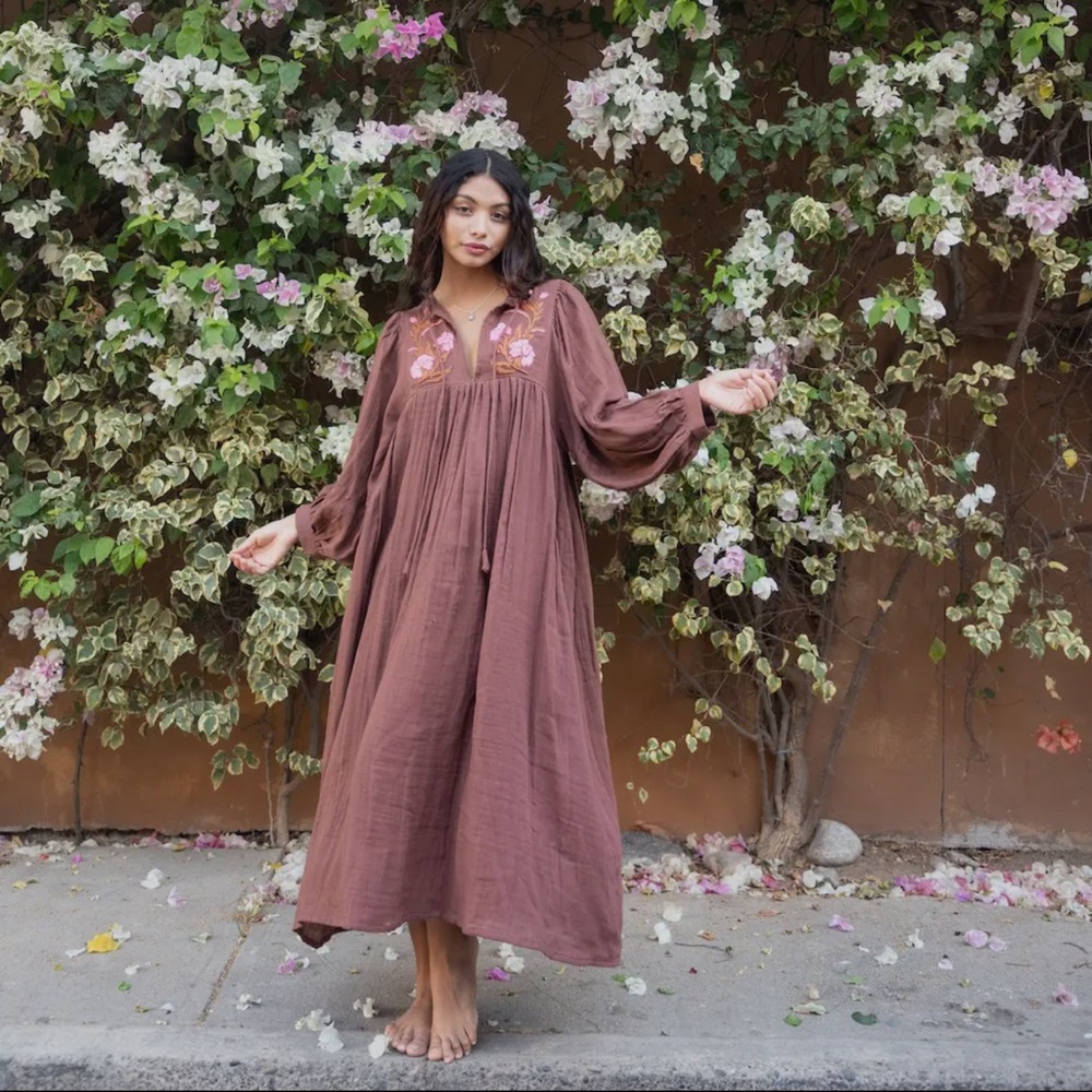 Elegant Long Sleeve Embroidered Dress in Brown